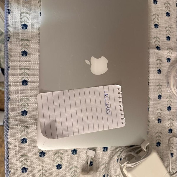 MacBook Pro 2013 (Retina) - 13 inch - 128 GB, Silver, 8 GB