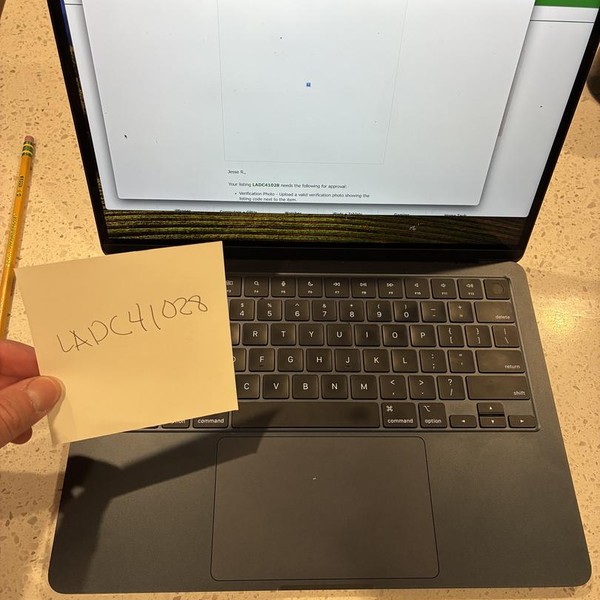 MacBook Air 2022 (M2) - 13 inch - 256 GB, Midnight, 8 GB, Apple M2