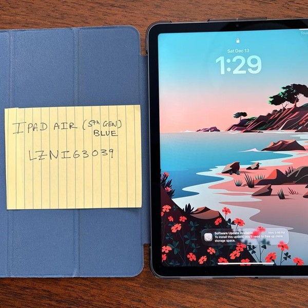 Apple iPad Air 5th Gen - Wi-Fi, Blue, 64 GB, A2588