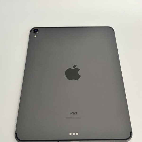Apple iPad Pro 11 inch 2018 - Unlocked, 256 GB, Gray, A2013