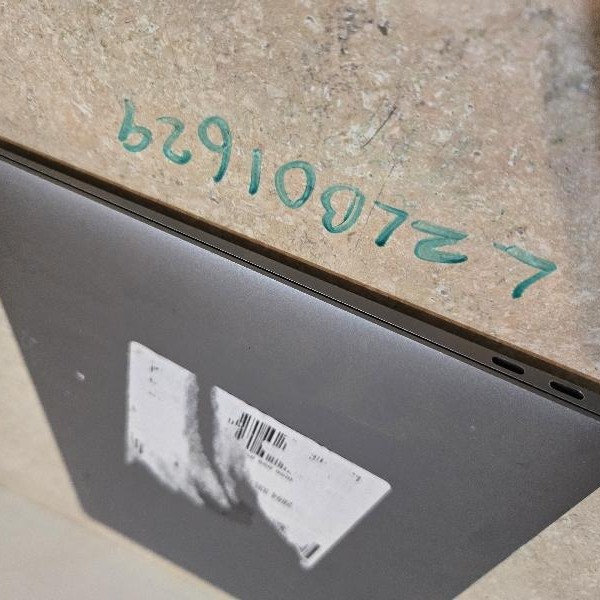 MacBook Air 2020 - 13 inch - 256 GB, Gray, 8 GB, Intel Core i3