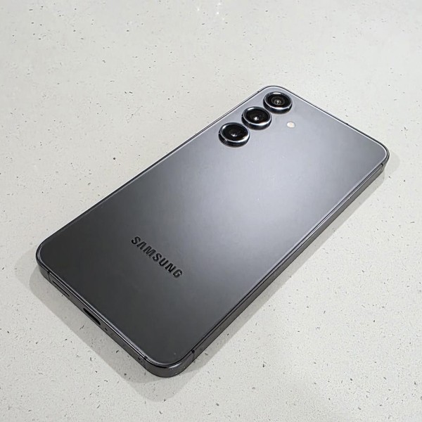 Samsung Galaxy S24 - Unlocked, 256 GB, Black, 8 GB, SM-S921U1