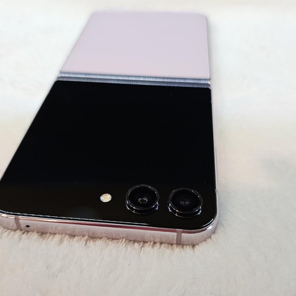 Samsung Galaxy Z Flip5 - Unlocked, Lavender, 512 GB, 8 GB, SM-F731U1