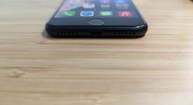 Good
													Apple iPhone SE 3rd Gen 2022 - Unlocked, Midnight, 64 GB, A2595, photo 3 of 13