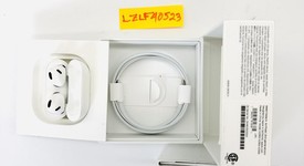 Used
													Apple AirPods 3rd Gen - Lightning Case, photo 2 of 6