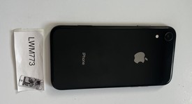 Mint
													Apple iPhone Xr - Unlocked, Black, 64 GB, A1984, photo 2 of 6