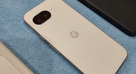 Mint
													Google Pixel 9a - Unlocked, Porcelain, 128 GB, 8 GB, photo 3 of 10