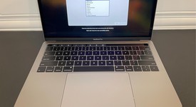 Good
													MacBook Pro 2018 (With Touch Bar) - 13" - I7, Gray, 512 GB, 16 GB, photo 4 of 11