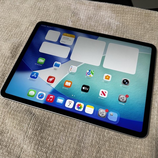 Apple iPad Pro 11 inch 3rd Gen 2021 - Unlocked, 1 TB, Silver