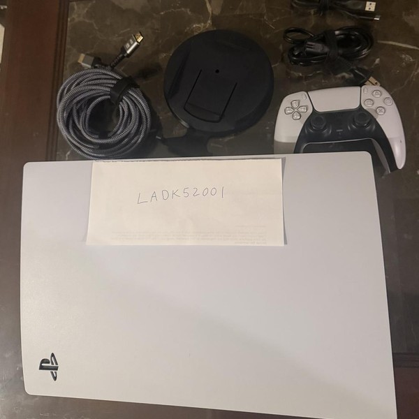 PlayStation 5 Standard Edition (2020) - 825 GB, White, Standard Edition