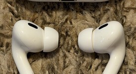 Used
													Apple AirPods Pro 2 - Lightning, photo 3 of 5