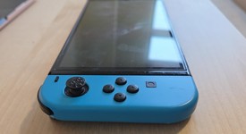 Good
													Nintendo Switch - OLED - Red & Blue, 64 GB, photo 5 of 7
