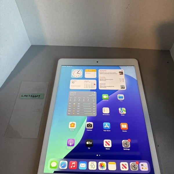 Apple iPad 8th Gen - Wi-Fi, 128 GB, Gold, A2270