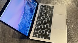 Good
													MacBook Air 2019 - 13" - I5, Gray, 256 GB, 8 GB, photo 1 of 6