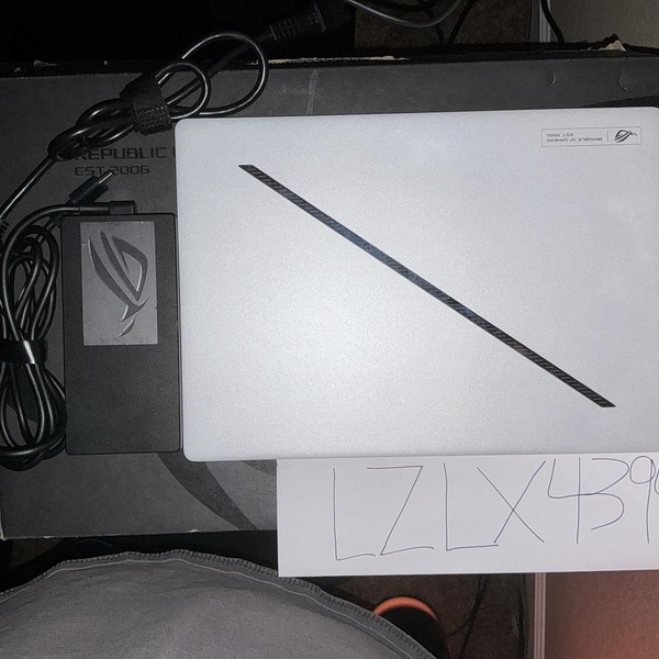 Asus ROG Zephyrus G14 (2024) GA403U - 1 TB, White, 32 GB, AMD Ryzen 9