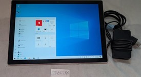 Good
													Microsoft Surface Pro 5 (2017) - Wi-Fi, Silver, 128 GB, 4 GB, photo 1 of 6