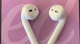 Used
													Apple AirPods 2nd Gen - Lightning Case, photo 5 of 5