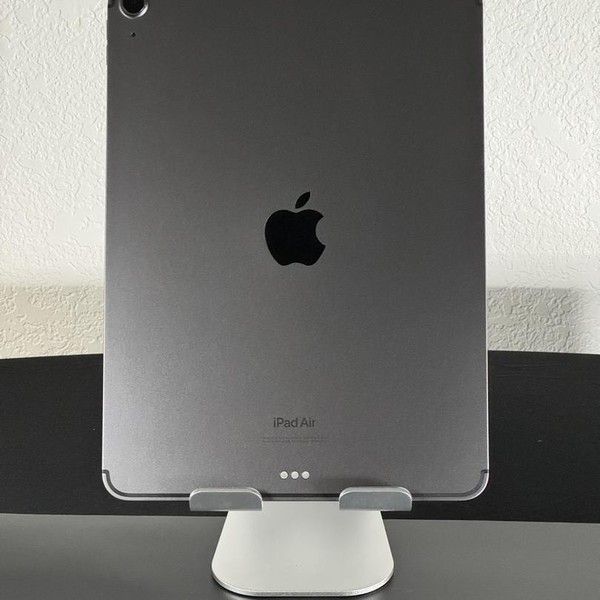 Apple iPad Air (5th Gen) - Unlocked, 256 GB, Gray, A2589