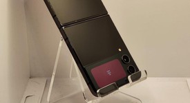 Good
													Samsung Galaxy Z Flip4 5G - Unlocked, Graphite, 128 GB, 8 GB, SM-F721U1, photo 3 of 4