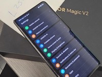 Honor Magic V2