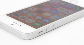 Good
													Apple iPhone SE 1st Gen 2016 - AT&T, Silver, 32 GB, A1662, photo 5 of 9