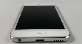 Mint
													Apple iPod Touch 6th Gen - Wi-Fi, Silver, 16 GB, photo 5 of 7