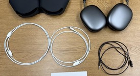 Used
													Apple AirPods Max - Gray, photo 1 of 4