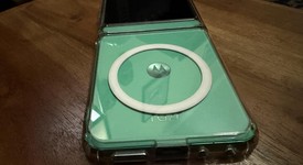 Good
													Motorola Razr (2025) - Unlocked, Green, 256 GB, 8 GB, photo 3 of 10