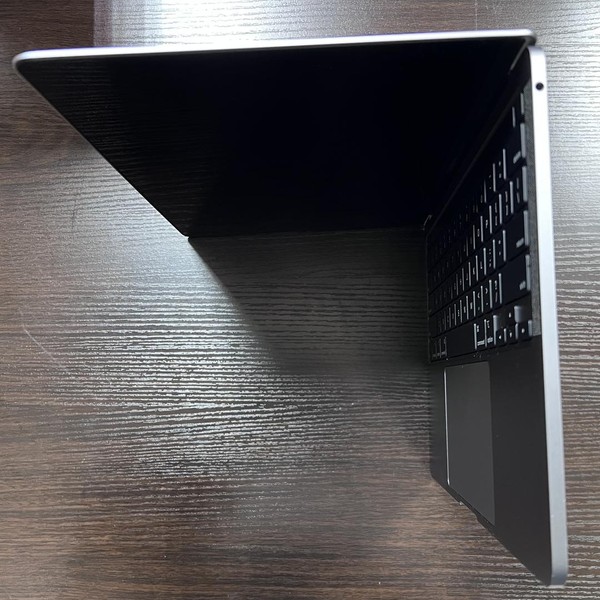 MacBook Pro 2020 - 13 inch - 256 GB, Gray, 8 GB, Intel Core i5