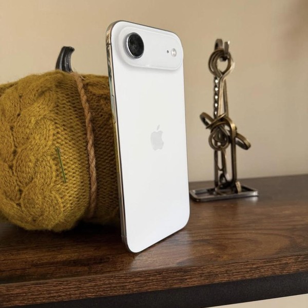 Apple iPhone Air - Unlocked, 256 GB, Sky Blue, A3260