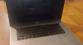 Good
													MacBook Pro 2017 (With Touch Bar) - 15" - I7, Gray, 512 GB, 16 GB, photo 4 of 13
