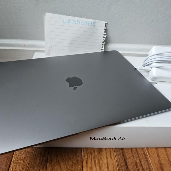 MacBook Air 2020 - 13 inch - Apple M1, Silver, 256 GB, 8 GB