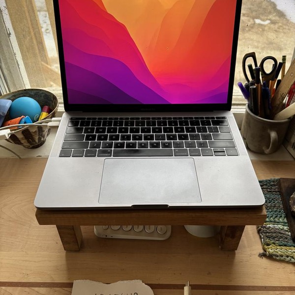 MacBook Pro 2017 (No Touch Bar) - 13 inch - 128 GB, Silver, 8 GB, Intel Core i5