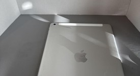 Good
													Apple iPad 7th Gen - Unlocked, Silver, 128 GB, A2200, photo 3 of 5