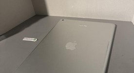 Fair
													Apple iPad 8th Gen - Wi-Fi, Silver, 128 GB, A2270, photo 4 of 5