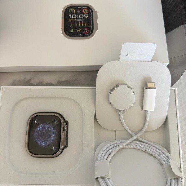 Apple Watch Ultra 2 49mm - Unlocked, Natural, A2986