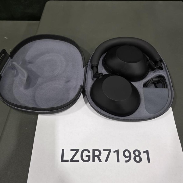 Sony WH-1000XM6 - Black