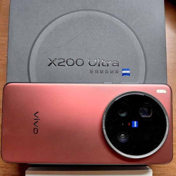Vivo X200 Ultra - Unlocked Non-US, 512 GB, Red, 16 GB