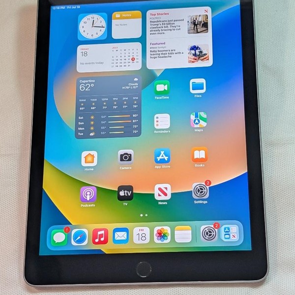Apple iPad 5th Gen - Verizon, 32 GB, Gray, A1823