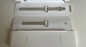 Mint
													Apple Watch Series 5 44mm - Unlocked, Gold, A2095 Cellular, Stainless Steel, photo 4 of 13