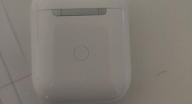 Used
													Apple AirPods 2nd Gen - Lightning Case, photo 2 of 7