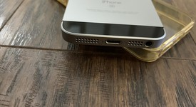 Mint
													Apple iPhone SE 1st Gen 2016 - AT&T, Silver, 32 GB, A1662, photo 5 of 5