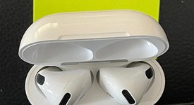 Used
													Apple AirPods 4th Gen - Active Noise Cancellation, photo 1 of 5