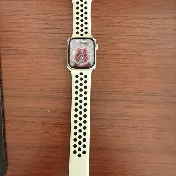 Apple Watch Series 8 41mm - Silver, A2770 - GPS, Aluminum