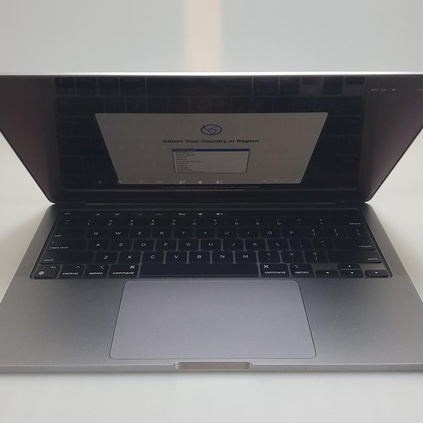 MacBook Pro 2020 - 13 inch - 256 GB, Gray, 8 GB, Apple M1