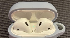 Used
													Apple AirPods 2nd Gen - Lightning Case, photo 6 of 6
