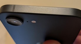 Mint
													Apple iPhone 16e - Metro by T-Mobile, Black, 128 GB, A3212, photo 5 of 6