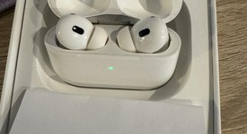 Used
													Apple AirPods Pro 2 - Lightning, photo 2 of 3