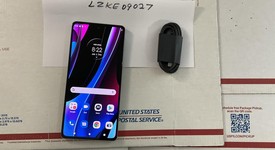 Mint
													Motorola Edge Plus (2022) - Unlocked, White, 512 GB, 8 GB, photo 5 of 7