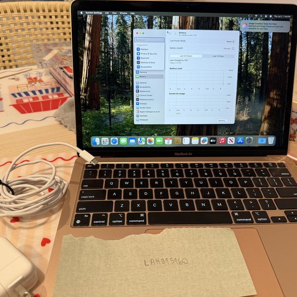 MacBook Air 2020 - 13 inch - 256 GB, Gold, 8 GB, Apple M1